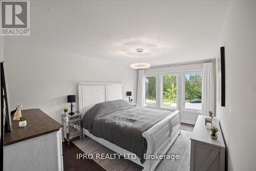 138 Creekwood Court E, Blue Mountains, ON - Indoor Photo Showing Bedroom