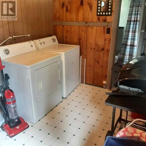 101 Gould Beach Road, Pointe-Du-Chêne, NB - Indoor Photo Showing Laundry Room