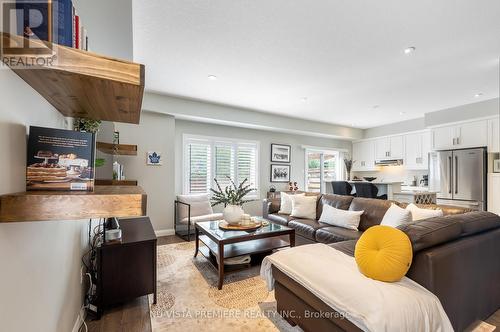 104 - 2040 Shore Road, London, ON - Indoor Photo Showing Living Room