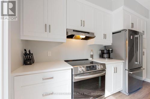 104 - 2040 Shore Road, London, ON - Indoor Photo Showing Kitchen