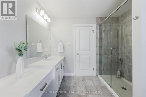 104 - 2040 Shore Road, London, ON - Indoor Photo Showing Bathroom