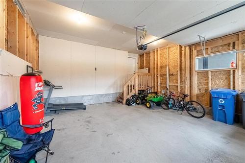 134 Orion Crescent, Winnipeg, MB - Indoor Photo Showing Garage