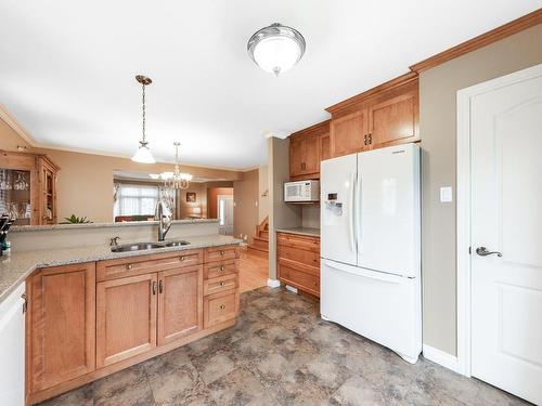 Kitchen - 750 Rue Des Morillons, Contrecoeur, QC - Indoor Photo Showing Kitchen With Double Sink