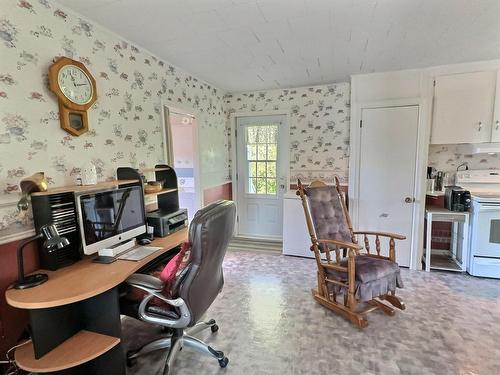 Kitchen - 17 Rue St-André, Ville-Marie, QC - Indoor Photo Showing Office