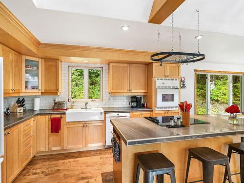 Kitchen - 628 Ch. Huntington, Bromont, QC - Indoor Photo Showing Kitchen