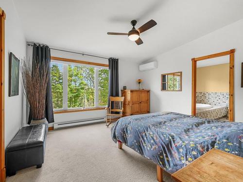 Master bedroom - 628 Ch. Huntington, Bromont, QC - Indoor Photo Showing Bedroom