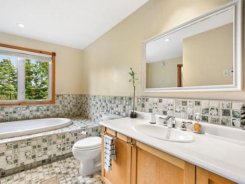 Bathroom - 628 Ch. Huntington, Bromont, QC - Indoor Photo Showing Bathroom