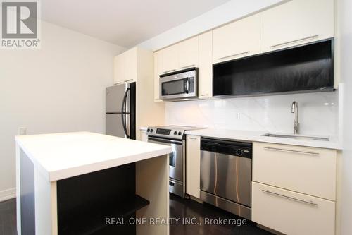 2505 - 21 Carlton Street, Toronto, ON - Indoor Photo Showing Kitchen