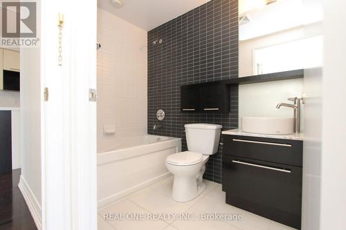 2505 - 21 Carlton Street, Toronto, ON - Indoor Photo Showing Bathroom