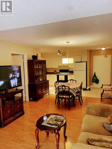 403 - 15 Hofstetter Avenue, Kitchener, ON - Indoor Photo Showing Living Room