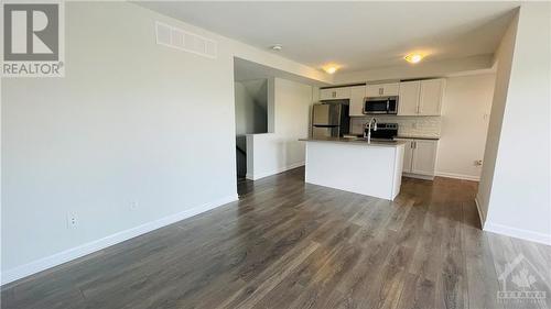 100 Eldorado Private Unit#A, Ottawa, ON - Indoor Photo Showing Kitchen