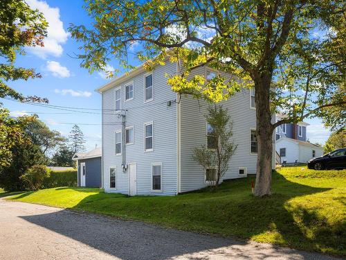 94 Hopson Street, Lunenburg, NS 