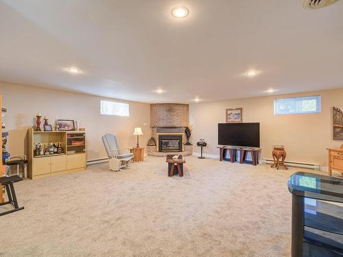 Family room - 933 Rue St-Denis, Mercier, QC - Indoor Photo Showing Basement