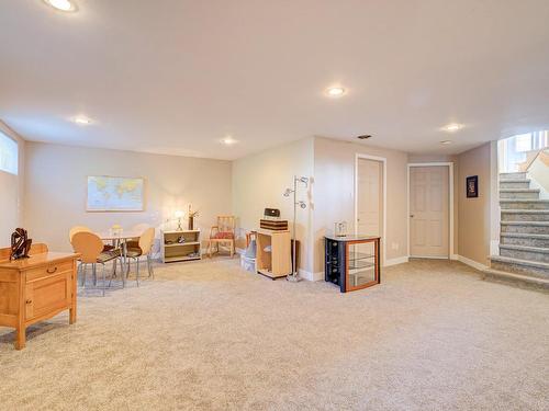 Family room - 933 Rue St-Denis, Mercier, QC - Indoor Photo Showing Basement