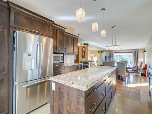 Kitchen - 933 Rue St-Denis, Mercier, QC - Indoor Photo Showing Kitchen With Upgraded Kitchen