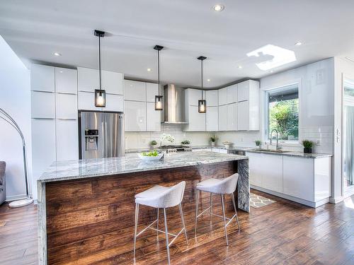 Kitchen - 1324 Rue Islemere, Laval (Sainte-Dorothée), QC - Indoor Photo Showing Kitchen With Upgraded Kitchen