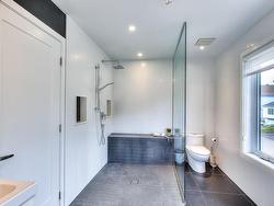 Ensuite bathroom - 