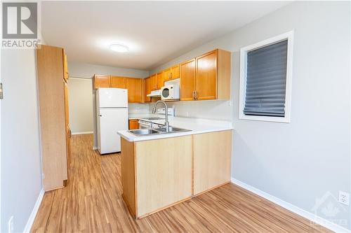 13 Banchory Crescent, Ottawa, ON - Indoor Photo Showing Kitchen With Double Sink