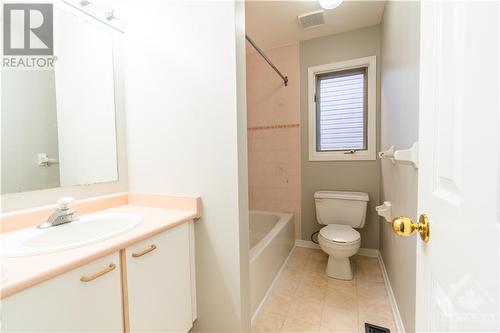 13 Banchory Crescent, Ottawa, ON - Indoor Photo Showing Bathroom