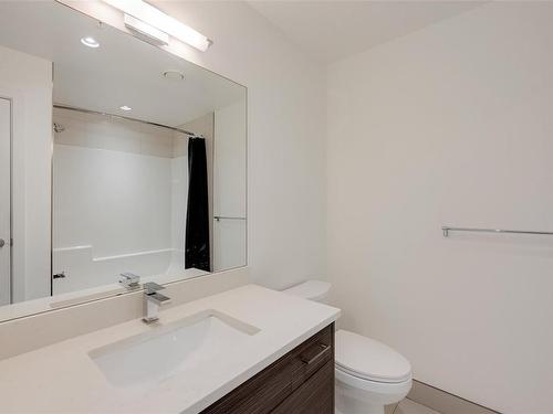 406-300 Belmont Rd, Colwood, BC - Indoor Photo Showing Bathroom