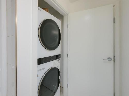 406-300 Belmont Rd, Colwood, BC - Indoor Photo Showing Laundry Room