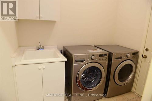 454 Harkin Place, Milton, ON - Indoor Photo Showing Laundry Room