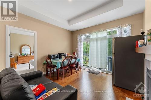 6356 Renaud Road, Ottawa, ON - Indoor Photo Showing Living Room