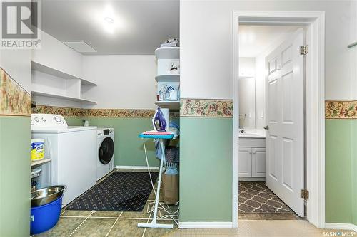 1 410 Keevil Crescent, Saskatoon, SK - Indoor Photo Showing Laundry Room