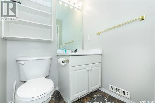 1 410 Keevil Crescent, Saskatoon, SK - Indoor Photo Showing Bathroom