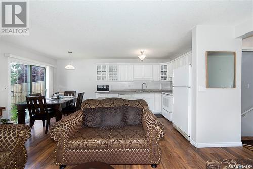 1 410 Keevil Crescent, Saskatoon, SK - Indoor Photo Showing Living Room