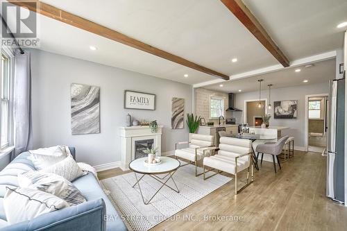 31 Warren Road, St. Catharines, ON - Indoor Photo Showing Living Room