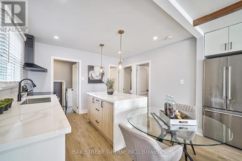 31 Warren Road, St. Catharines, ON - Indoor Photo Showing Kitchen With Upgraded Kitchen