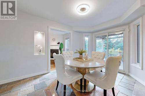 1534 Heritage Way, Oakville, ON - Indoor Photo Showing Dining Room