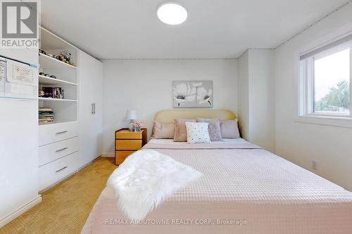 1534 Heritage Way, Oakville, ON - Indoor Photo Showing Bedroom