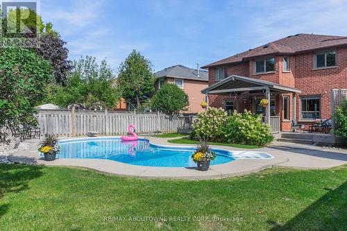 1534 Heritage Way, Oakville, ON - Outdoor With In Ground Pool With Deck Patio Veranda With Backyard