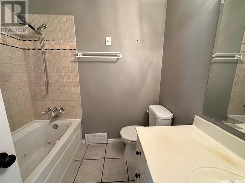 761 Powley Street, Swift Current, SK - Indoor Photo Showing Bathroom