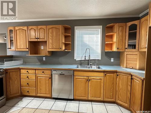 761 Powley Street, Swift Current, SK - Indoor Photo Showing Kitchen With Double Sink