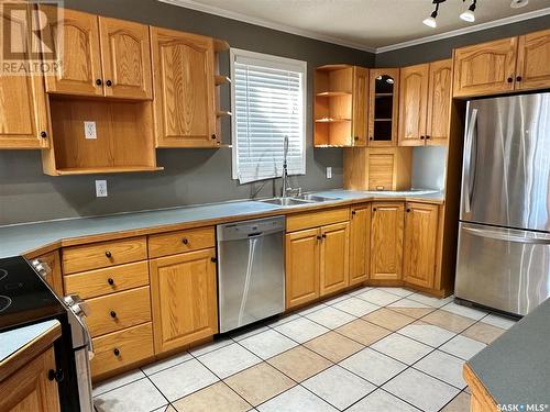 761 Powley Street, Swift Current, SK - Indoor Photo Showing Kitchen With Double Sink