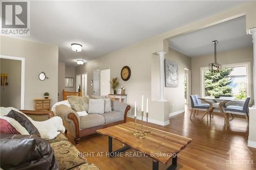 29 Cinnabar Way, Ottawa, ON - Indoor Photo Showing Living Room