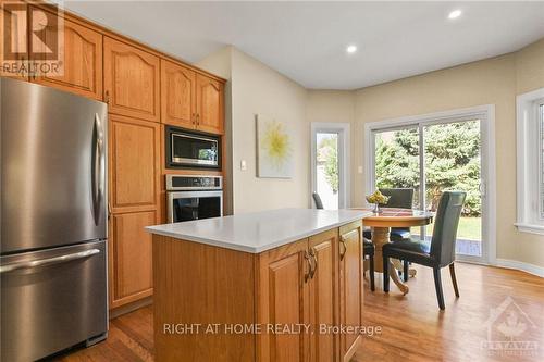 29 Cinnabar Way, Ottawa, ON - Indoor Photo Showing Kitchen