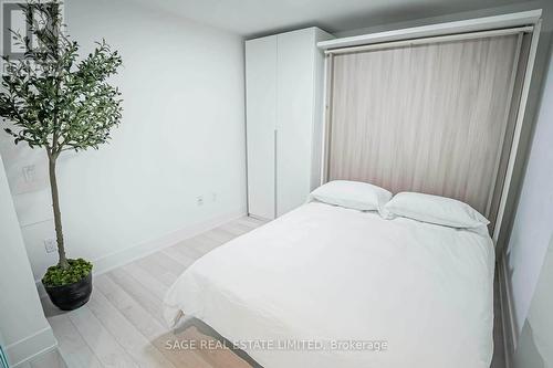 206 - 1888 Queen Street E, Toronto, ON - Indoor Photo Showing Bedroom