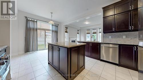 137 Faust Ridge, Vaughan, ON - Indoor Photo Showing Kitchen