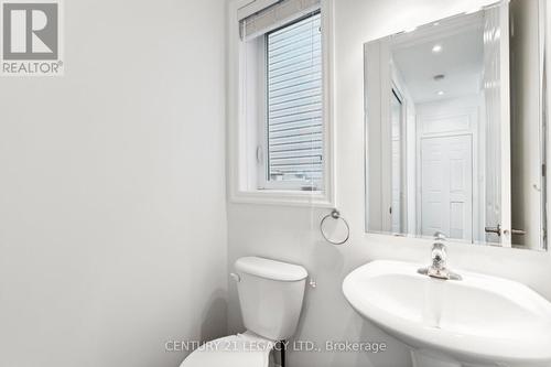 39 Kingston Road, Hamilton, ON - Indoor Photo Showing Bathroom