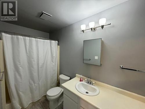 620 Yates Crescent, Faro, YT - Indoor Photo Showing Bathroom