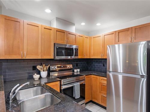 107-631 Brookside Rd, Colwood, BC - Indoor Photo Showing Kitchen With Double Sink