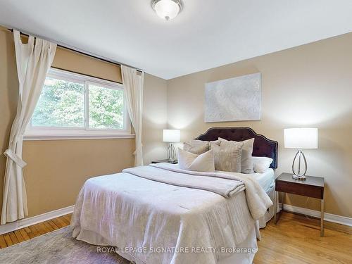 46 Sandbourne Cres, Toronto, ON - Indoor Photo Showing Bedroom