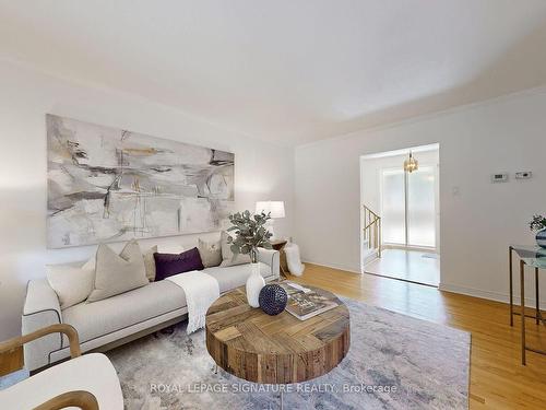 46 Sandbourne Cres, Toronto, ON - Indoor Photo Showing Living Room