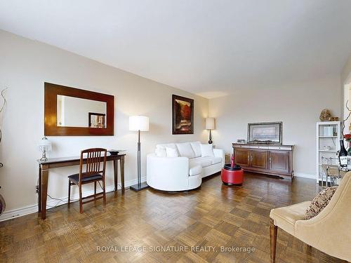 205-219 Wilson Ave, Toronto, ON - Indoor Photo Showing Living Room