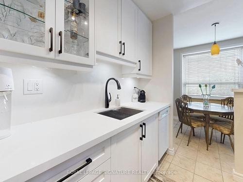 205-219 Wilson Ave, Toronto, ON - Indoor Photo Showing Kitchen With Upgraded Kitchen