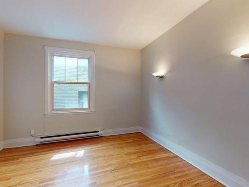 Master bedroom - 4808 Av. Victoria, Montréal (Côte-Des-Neiges/Notre-Dame-De-Grâce), QC - Indoor Photo Showing Other Room